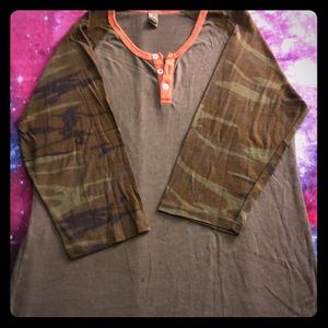 Baseball style camo Henley